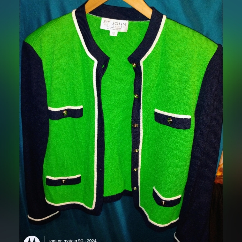 St. John Collection Kelly Green Sweater